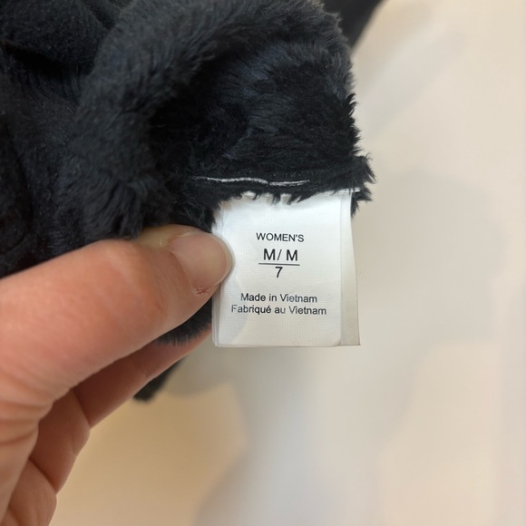 Outdoor Research, OR, Women’s Fuzzy Sensor Gloves, Size Medium, Black - Picture 4 of 5